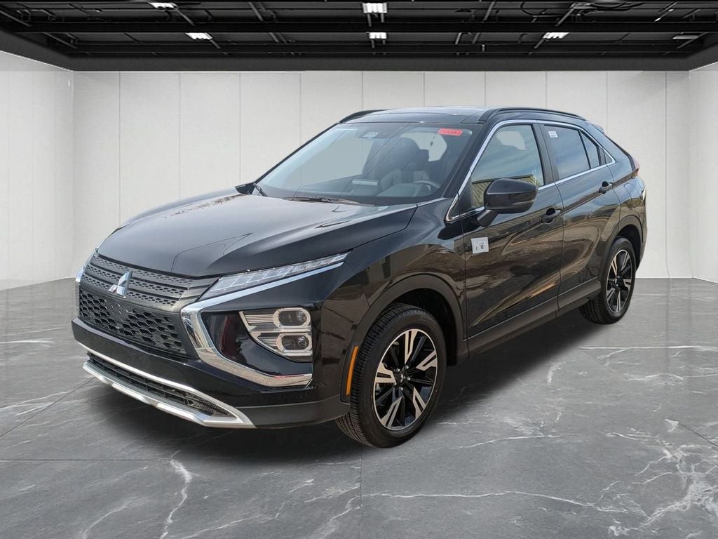 2026 Mitsubishi Eclipse Cross SE in Labrador Black Pearl — front three-quarter view