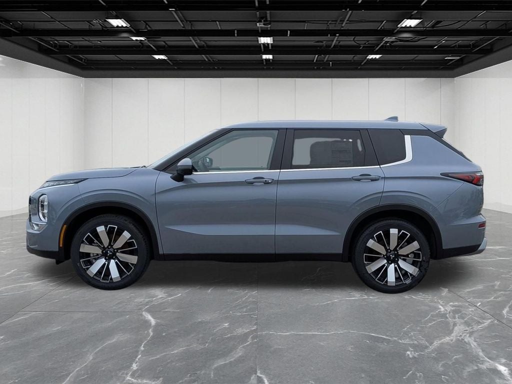 2026 Mitsubishi Outlander — side profile view