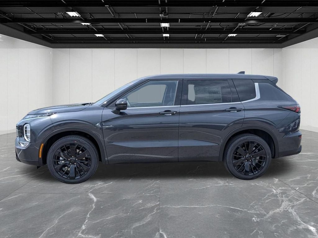 2026 Mitsubishi Outlander — side profile view