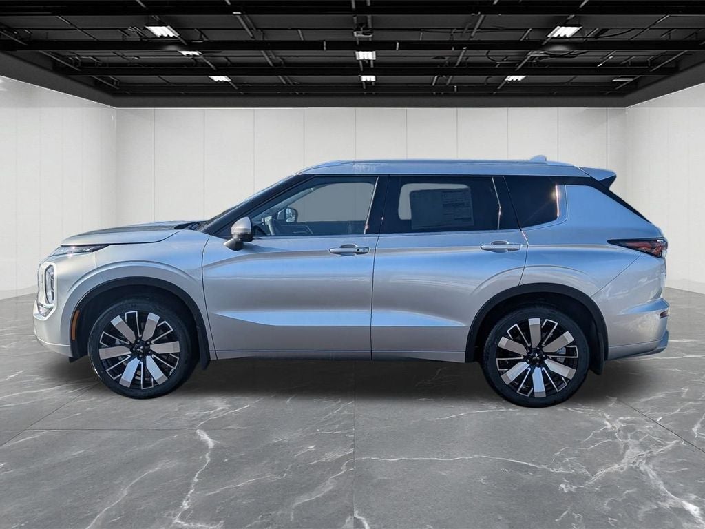 2026 Mitsubishi Outlander — side profile view