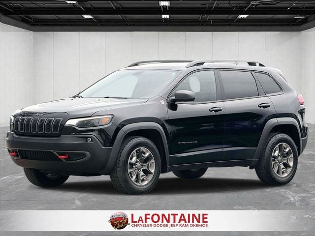 2019 Jeep Cherokee Trailhawk in Diamond Black — front three-quarter view