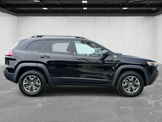 2019 Jeep Cherokee — interior view