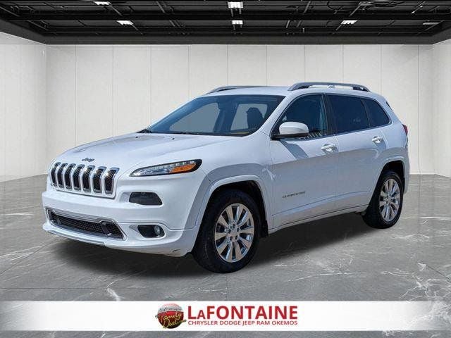 2018 Jeep Cherokee Overland in Bright White Clearcoat — front three-quarter view