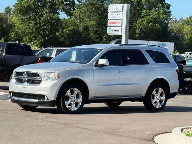 2011 Dodge Durango Crew in Bright Silver Metallic — front three-quarter view