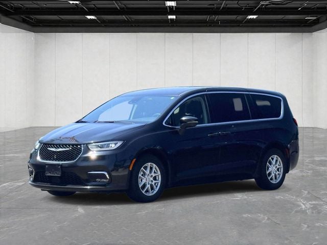 2023 Chrysler Pacifica Touring L in Brilliant Black Crystal Pearlcoat — front three-quarter view
