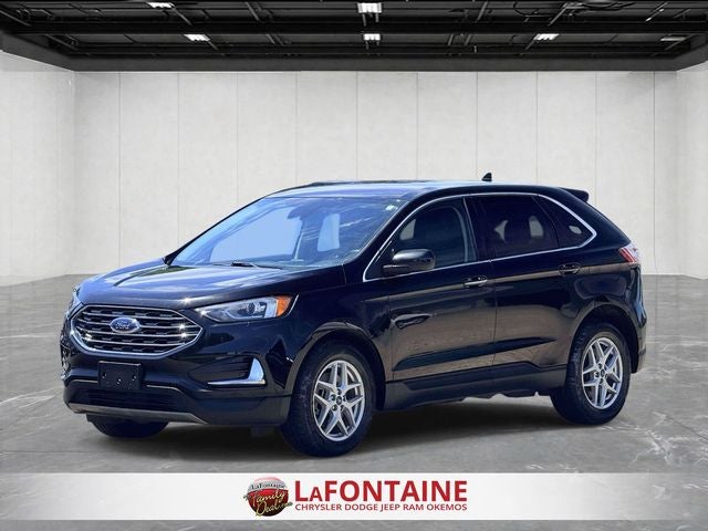 2022 Ford Edge SEL in Black Metallic — front three-quarter view
